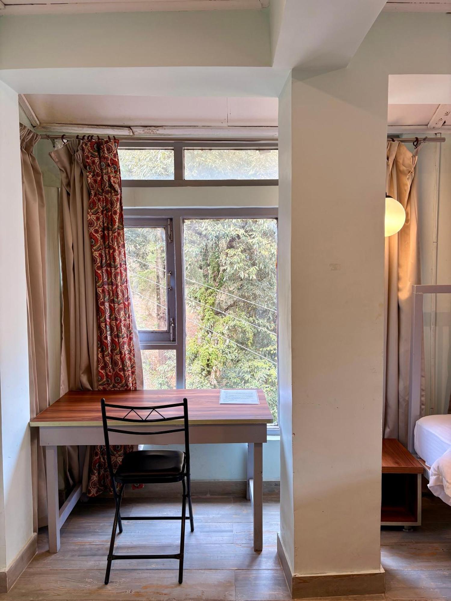 Eevolve Dharamkot - An Eco Hostel McLeod Ganj Exterior foto